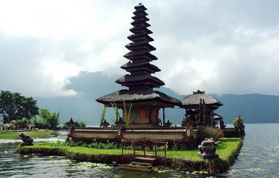 <br />
Бали попал в список мест, куда лучше не ездить<br />
